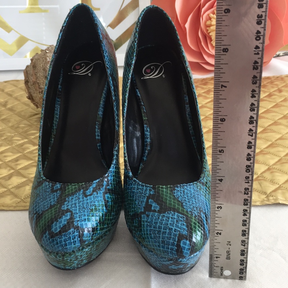 Blue python pump - Picture 3 of 6